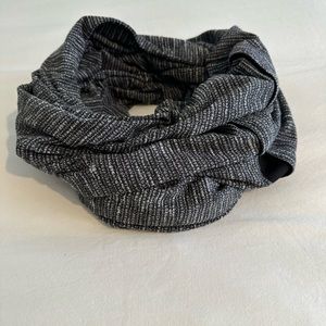 Lululemon gray vinyasa scarf, preowned